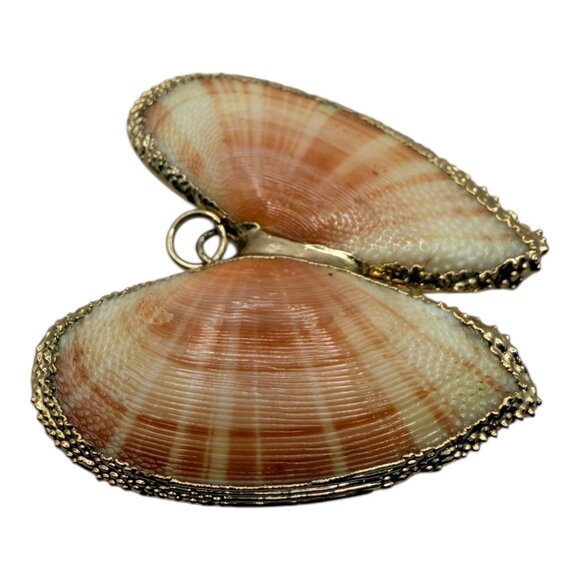 Heart-Shaped Seashell Pendant Necklace Gold-Plated Edge - Picture 9 of 12